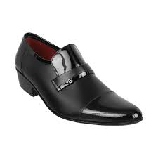 18 Best Formal Shoe Brands in India (Stylish & Durable) 2023